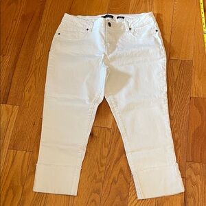 1822 Denim Women's Sz 16 White Ankle crop Jeans cute wide hem detail